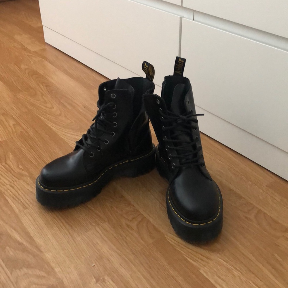 Unused doc marten Jadon 8 platform boots